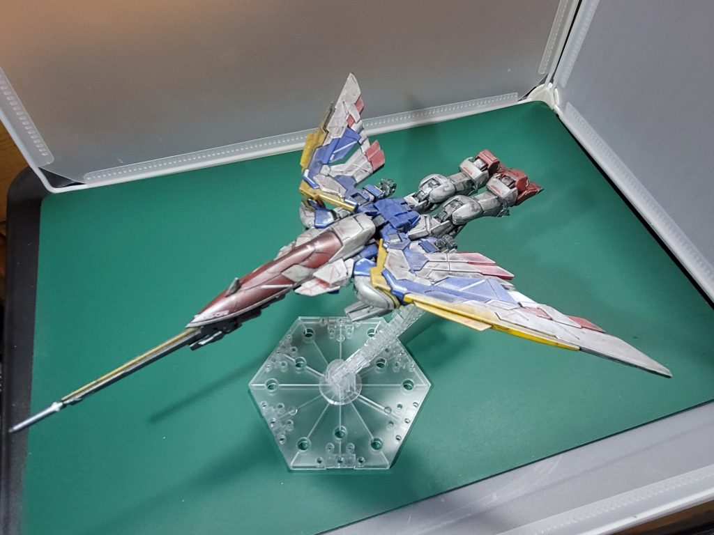 バード形態足の変形過程で膝から脛までの連動部を押さえておかないとうまく折りたためない模様初見では困惑でした