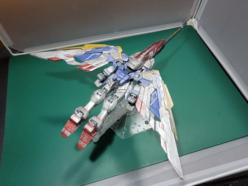 意外なことにEW版の付属シールはTV版より地味なのでTV版の余剰から少し借りてきました(私の中でEW版は全体的に主張が強い印象)