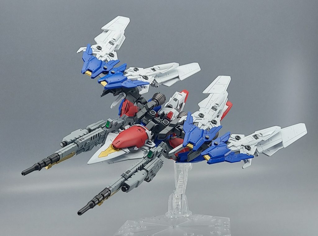 また、武装を機首にし、腰部を反転、肩アーマーを閉じることでネオバード形態の再現も出来るようにしました