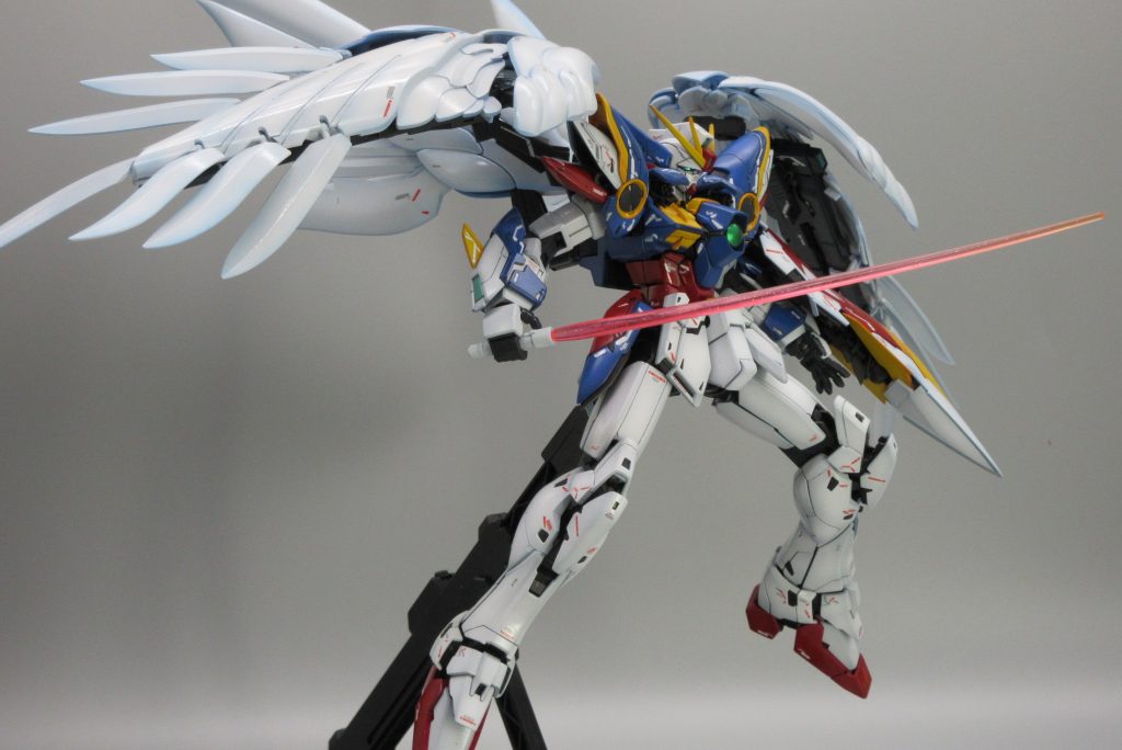 羽の白はブルー→MSホワイト→クールホワイト機体はグレーバイオレット→ガイアニュートラルグレー1→ガイアEXホワイト