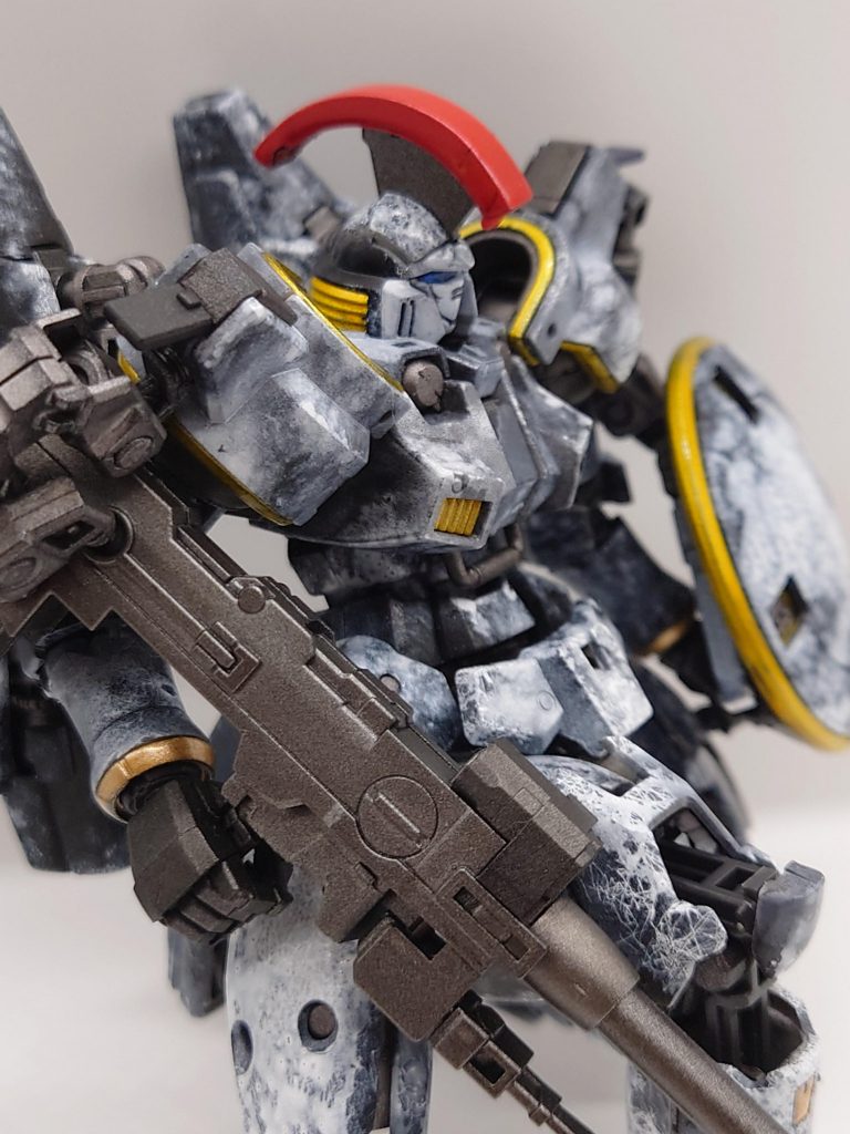 アドバンスドMSジョイント以外のフレームは焼鉄色、手首や関節は黒鉄色、ドーパーガンは暁星ザクのメインカラーの黒鉄色+シルバーの色で塗装してます。