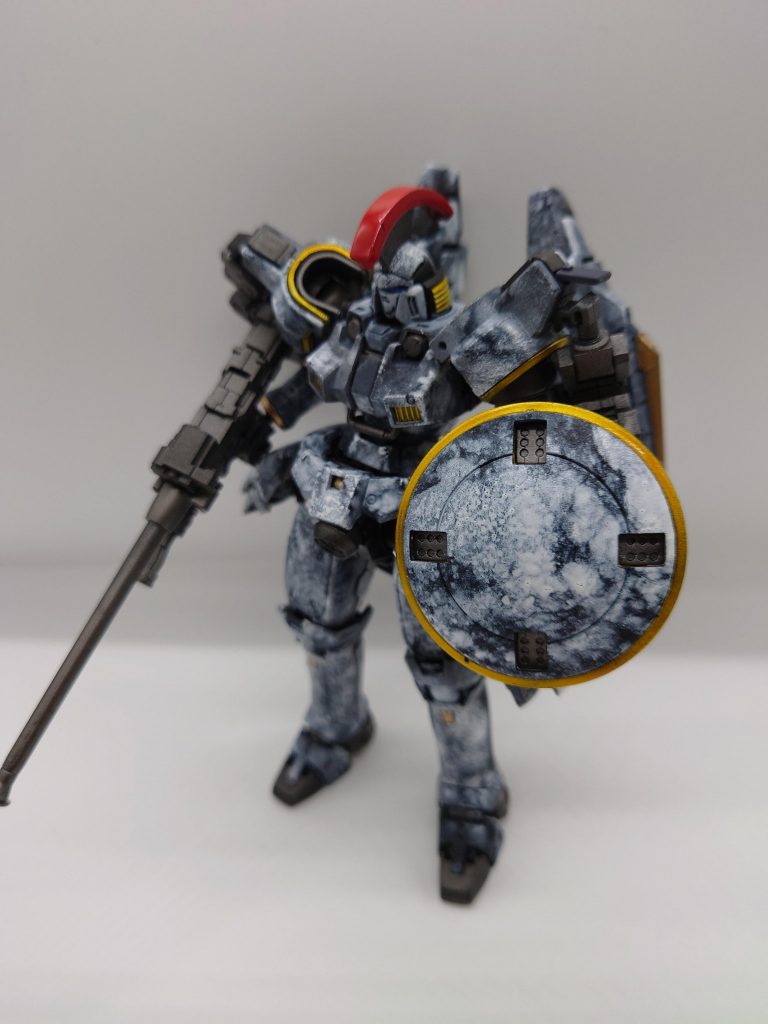 リアリスティックデカールは内部カメラ等しか貼っていません。個人的に、デカールを貼ると兵器らしさが強調されると思ってます。ただ、あまり兵器らしくなると[エレガント]じゃないと感じました。