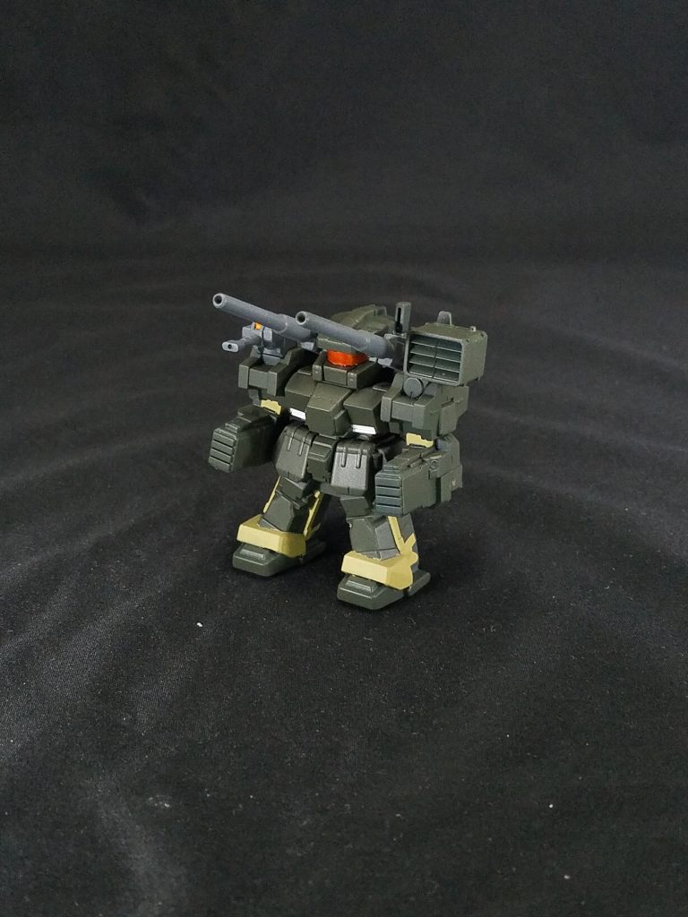 ロト、フロントビュー。キャノン砲の砲口や機関銃の銃口は、開口しました。