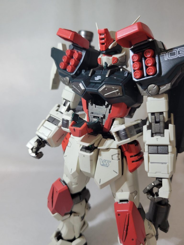 武器のボールジョイントが壊れてしまったので、いい感じのポージングが取れません…