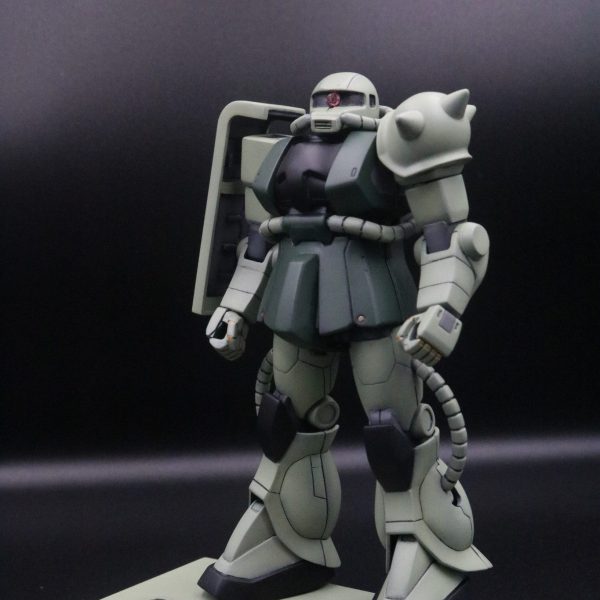 FG量産型ザク（台座付き）