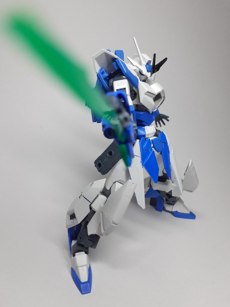 複合兵装［アルメヒティ］射撃、近接、ソードビットとしても扱える複合兵装主にこれを使用して戦う