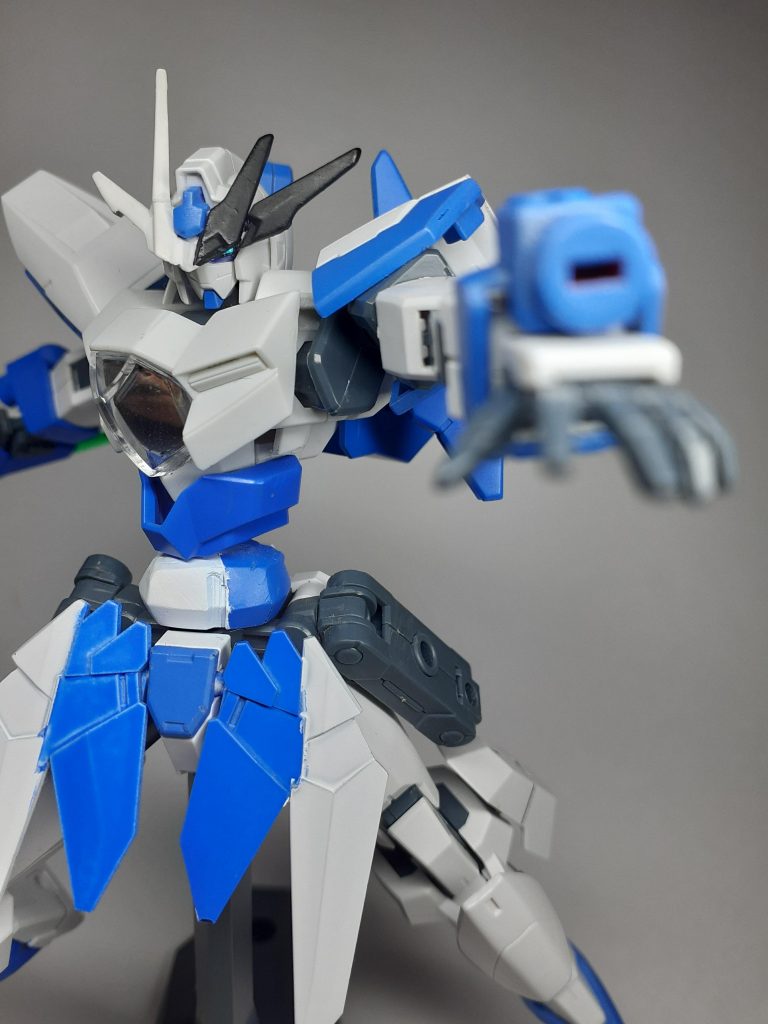 ビームバルカンのポーズのはずがなんか違う感じに、かっこいいからいいか