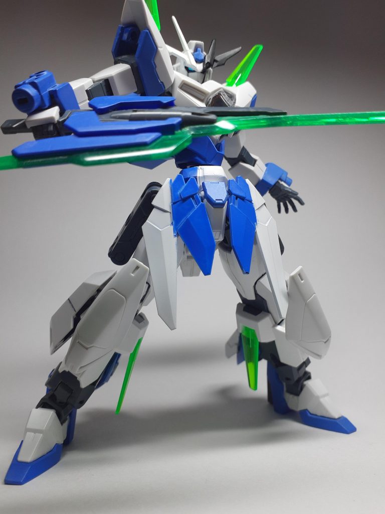 アルメヒティを前面に構えて と、言うことで、ガンダムメディウスでしたアンテナが折れたりパーツをなくしたりとハプニングに見舞われながら作りましたが無事完成して一安心ではでは〜