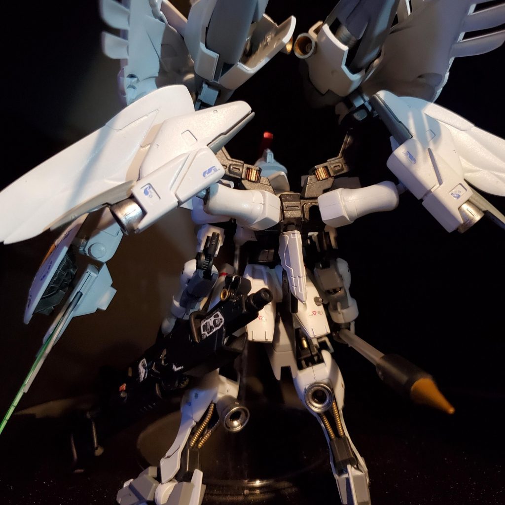 翼は SDガンダムWから その他ジャンクパーツドーバーガンは シャーペンの芯ケース