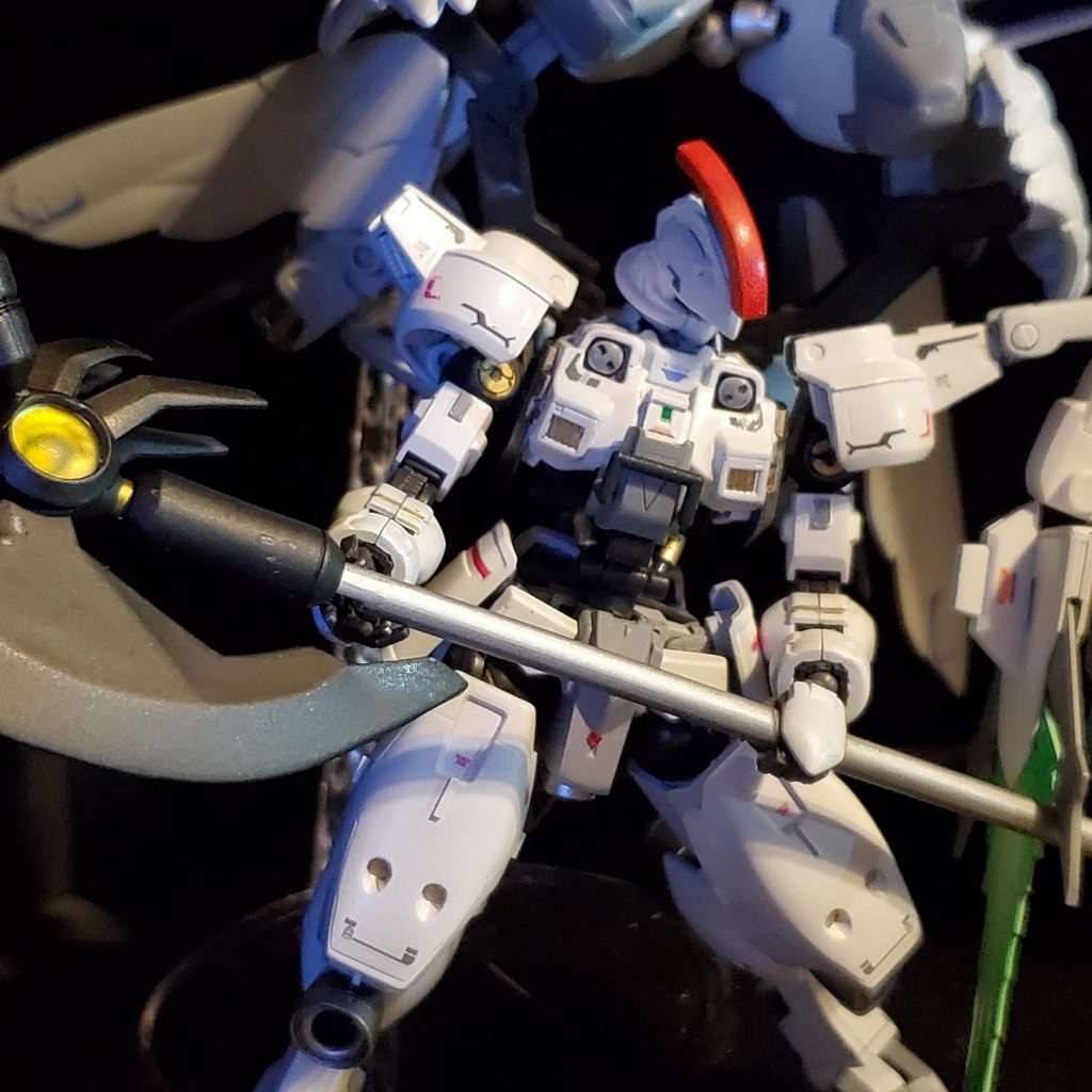 バーニア増し増しで さらに殺人的な加速をプラス。むしろパイロットのことなど 全く気にしないシステム