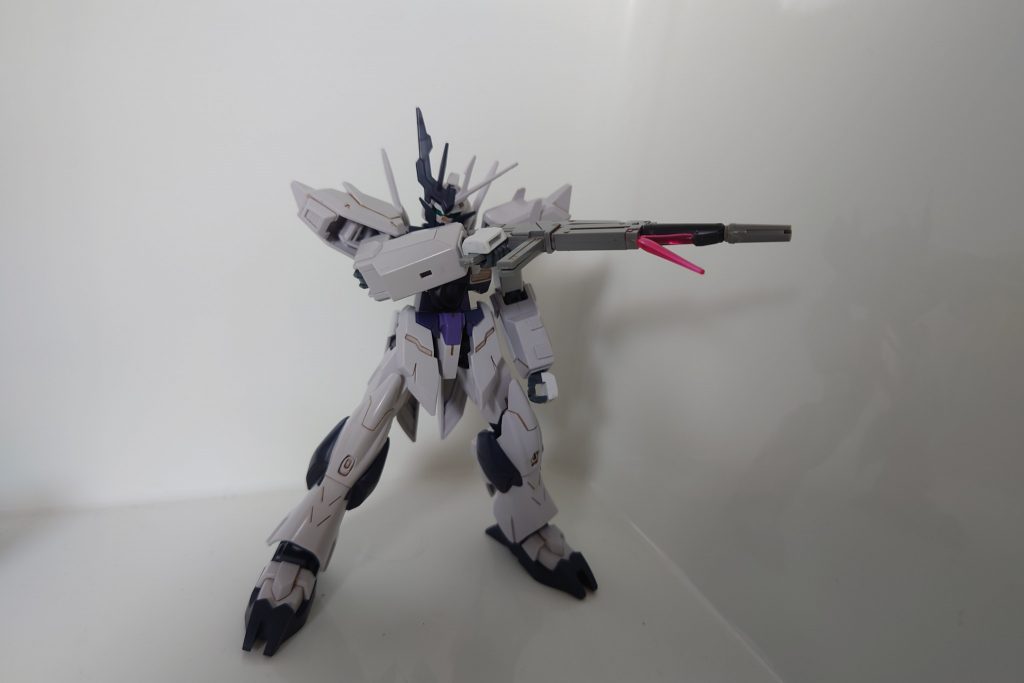 ジェガンのライフル改造してビーム・ジュッテ装備。