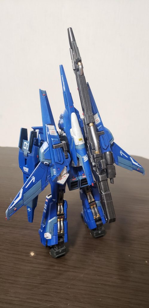 バックショット①航空機っぽくスジボリやプラ板張り付け。