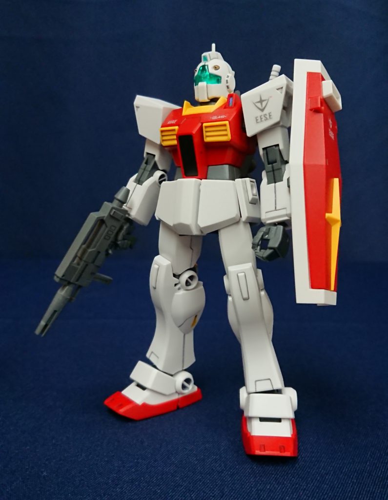 素立ち。うん、凄く弱そうw付属のシールは数えるくらいしか貼ってないので、少しアニメに寄せてる感じです多少、ミゾなどを堀直して、ヒケの目立つ部分だけヤスリがけしました。表面は無塗装、仕上げは半光沢にしてありますしかしこのモブ感…、リアルな自分の鏡写しのようでとても良いぞ…！