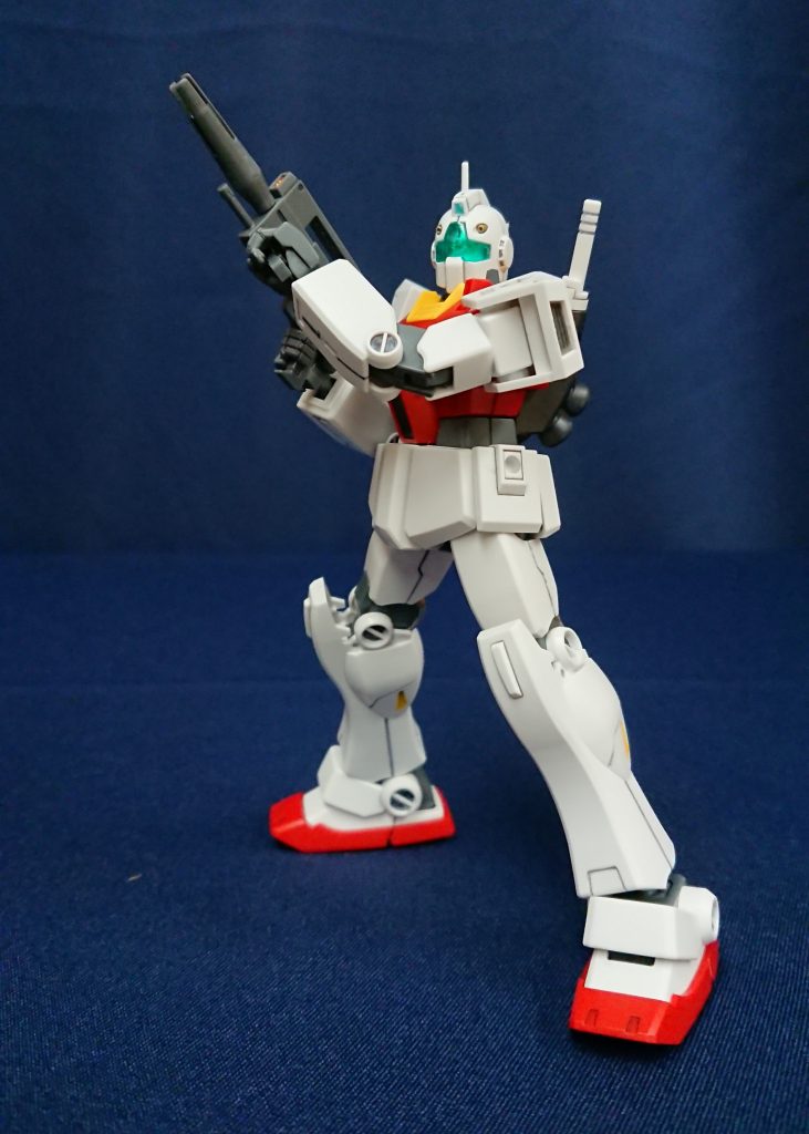 精密射撃後の余韻に浸るジムⅡ無改造でも腕の関節が柔軟なので、フォアグリップも難なく持てます。その点、足は意外と稼働範囲が狭く、足を開いての設置や膝立ちは苦手でした…。ここは撮影中に気付いたので、やはり仮組み時にアクションの調整(ブンドドw)はした方が良いですね！