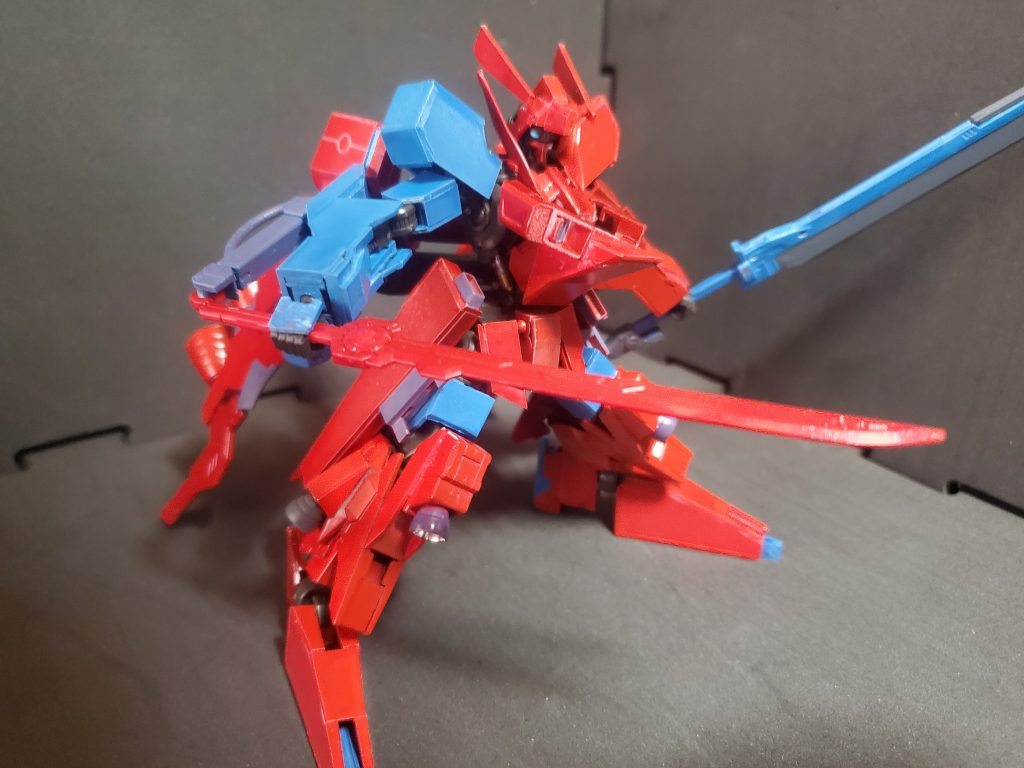 γ-ナノラミネートソードガンダムアスタロトの物と同一の装備。補助アームと送電ケーブルが右腕に装備されている。