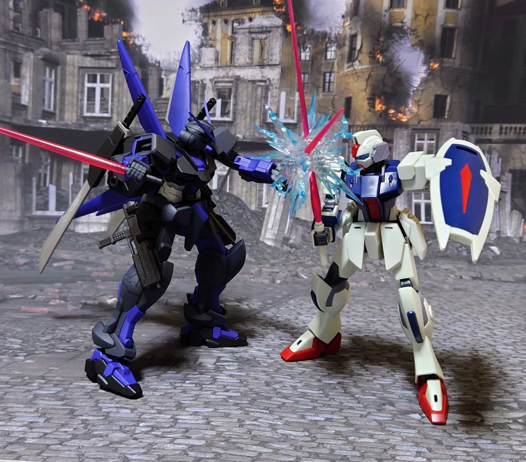 70式ビームサーベル二刀流で、性能差をカバーする。