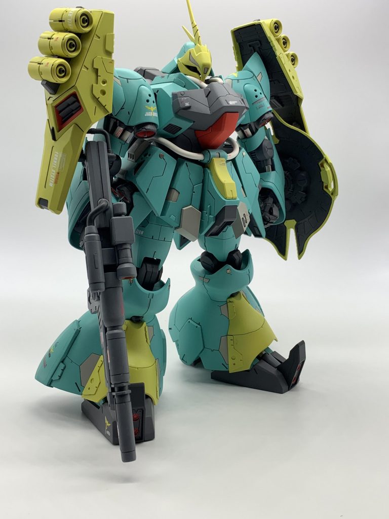 動力パイプは全て交換してあります。明るいカラーリングを目指して塗装しました。