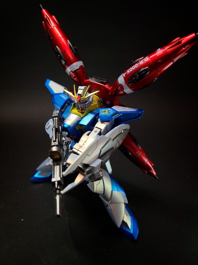 MA-M22Y ビームライフルゲイツが装備する「MA-M21G ビームライフル」の流れを汲む、フォアグリップのついたライフル。後にプロヴィデンスの「MA-M221 ユーディキウムビームライフル」の原型となった