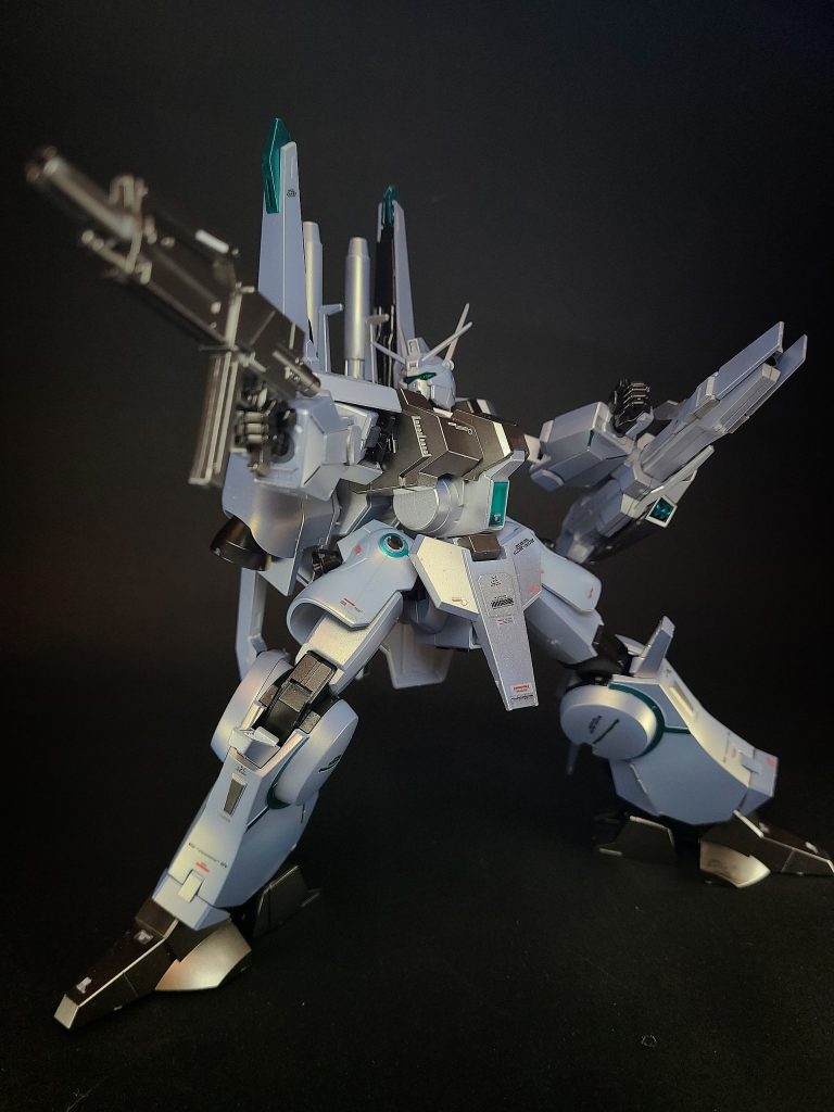 ビーム・ライフルジェガン用と同等品の携行式ビーム砲。模擬戦等で取り回しの良い携行火器が必要とされる場合に使用する。