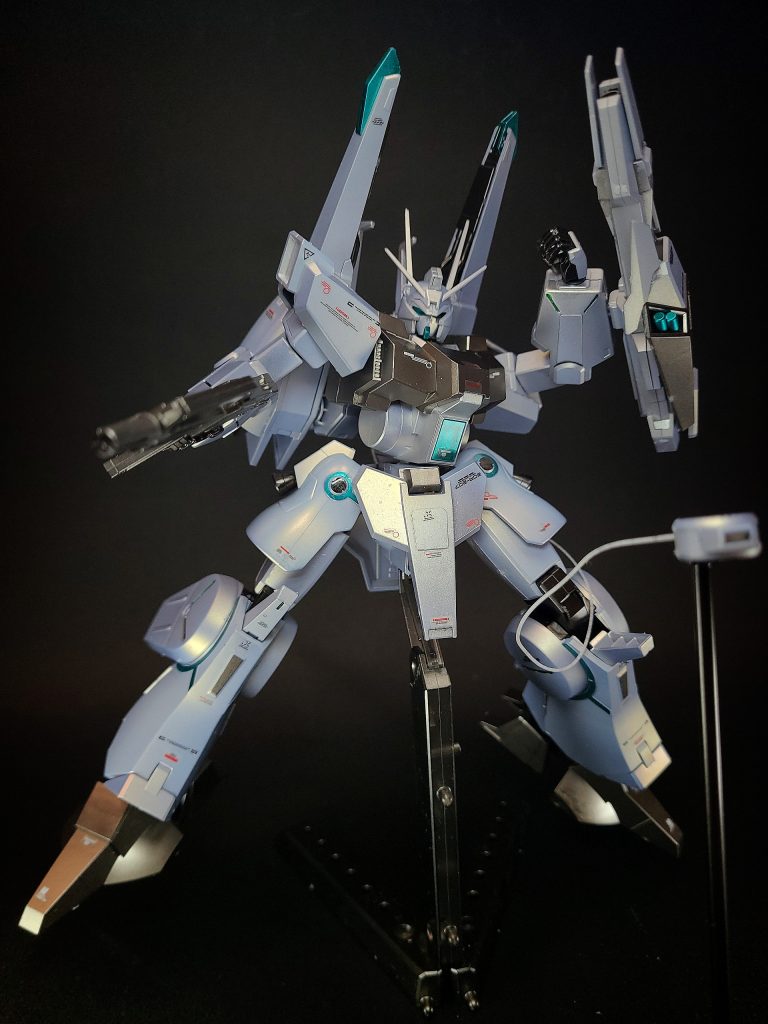 インコム準サイコミュによって制御される有線式オールレンジ兵器。バックパックに二基装備。リレーインコムを介してコントロールワイヤーを延ばしながら敵機に接近し、ビームによる攻撃を行う。ドーベン・ウルフが使用していたインコム・ユニットに改良を加え、装弾数の増加及び再チャージ時間の短縮に成功している。