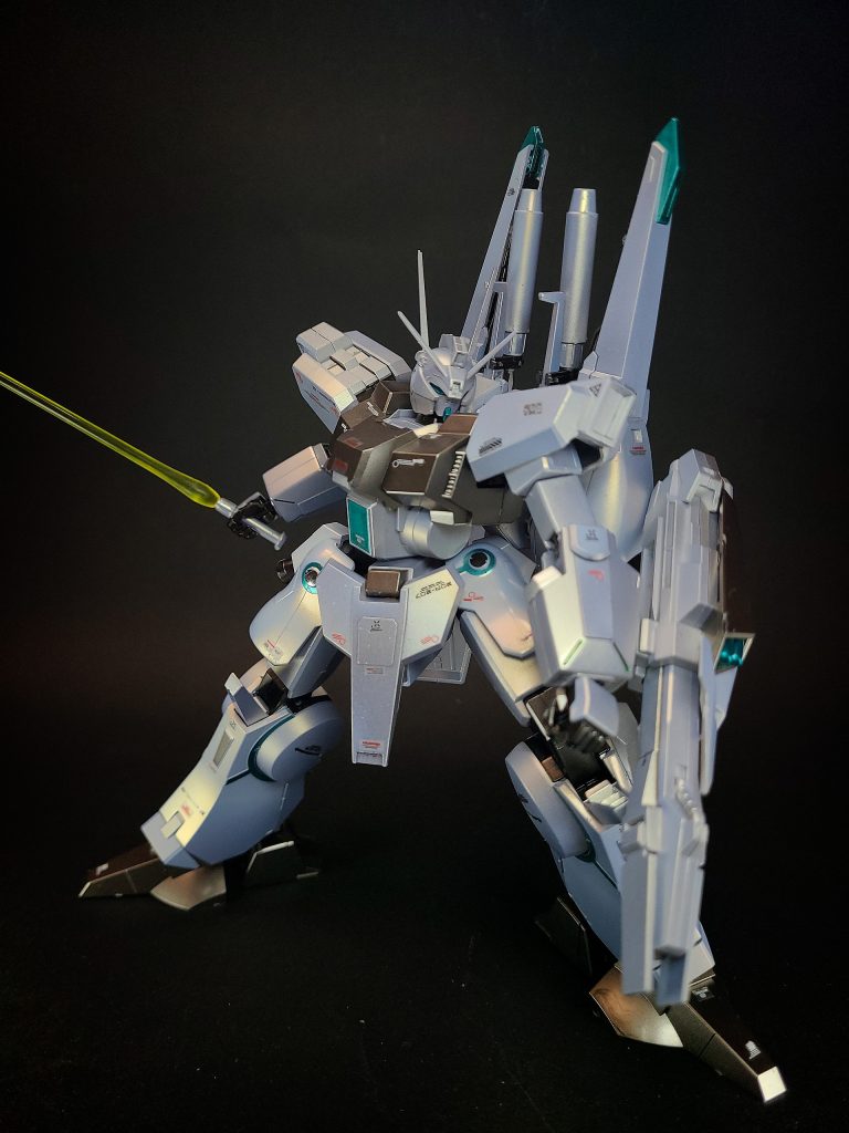 武装・必殺攻撃60mmバルカン砲頭部に2門内蔵されている。ベース機では30mm口径であったが、ヘッド・ユニットの変更に伴い連邦系において標準的な60mm口径に変更された。