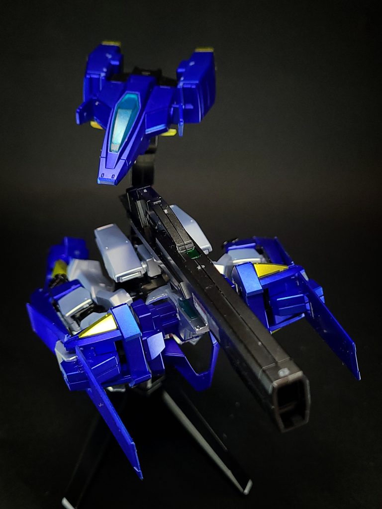 全体のデザインラインはΖΖガンダムを強く意識したものになっており、特にラフスケッチとコンセプトアートの時点では決定稿と比べてよりΖΖに近い外見をしている。コンセプトアートから決定稿に至るまで大きなデザイン変更の無かったAGE-1、2と比べて1機だけ大幅にデザインが変更されているため、ネット上では違和感を抱く声が時折見られる。企画当初のラフスケッチの名称も「ガンダムAGE-4」であり、モチーフ元であるZZがTVシリーズでは初代、Mk-II、Ζに続く4番目の主役ガンダムだった事に起因していると思われる(「AGE-2~3」「AGE-5」については恐らくMk-IIとΖ、νに相当)。