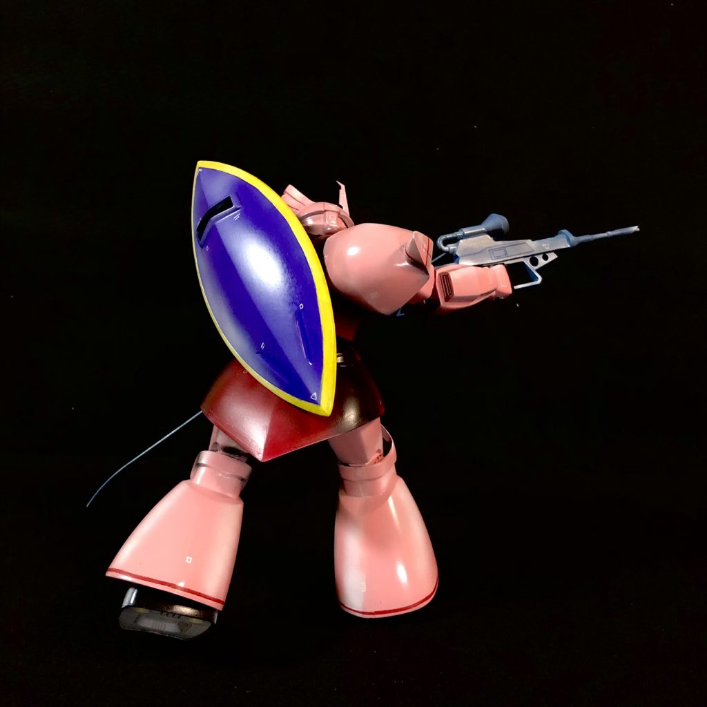 シャア「私もゲルググで出るが、今度は私がララァの命令に従う」ララァ「・・・大佐！」シャア「今はララァの方が優れている」ララァ「大佐、今日からノーマルスーツを着けて出撃なさってください」シャア「うん。ララァがそう言うのならな」ララァ「ありがとうございます」