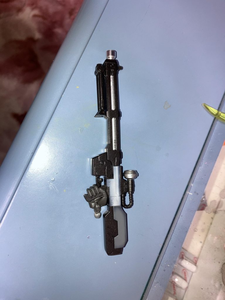 ライフルはどうしても気に入らなくてガンダム ベース限定ウェポンをにアルミパイプ等でディテールを追加して作りました