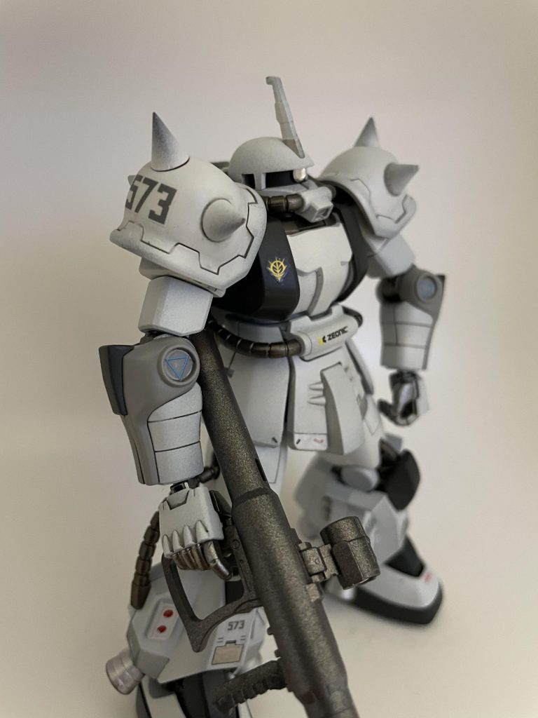 白いMSはカッコいいですね。 