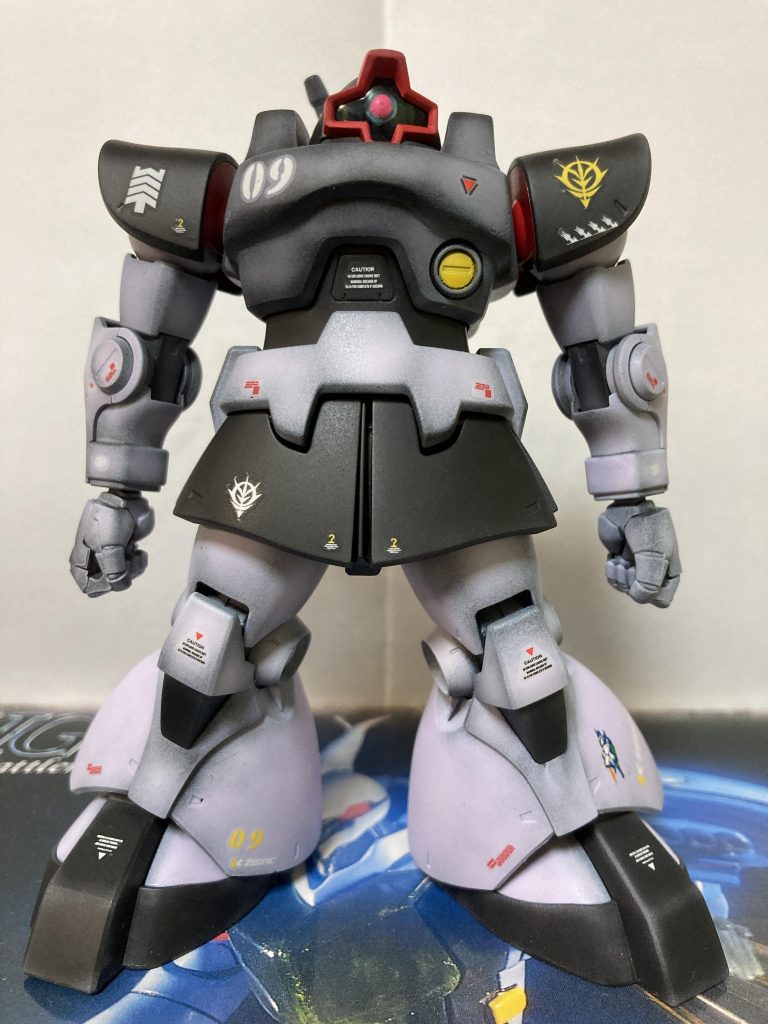 正面。良い脚をしてますな。