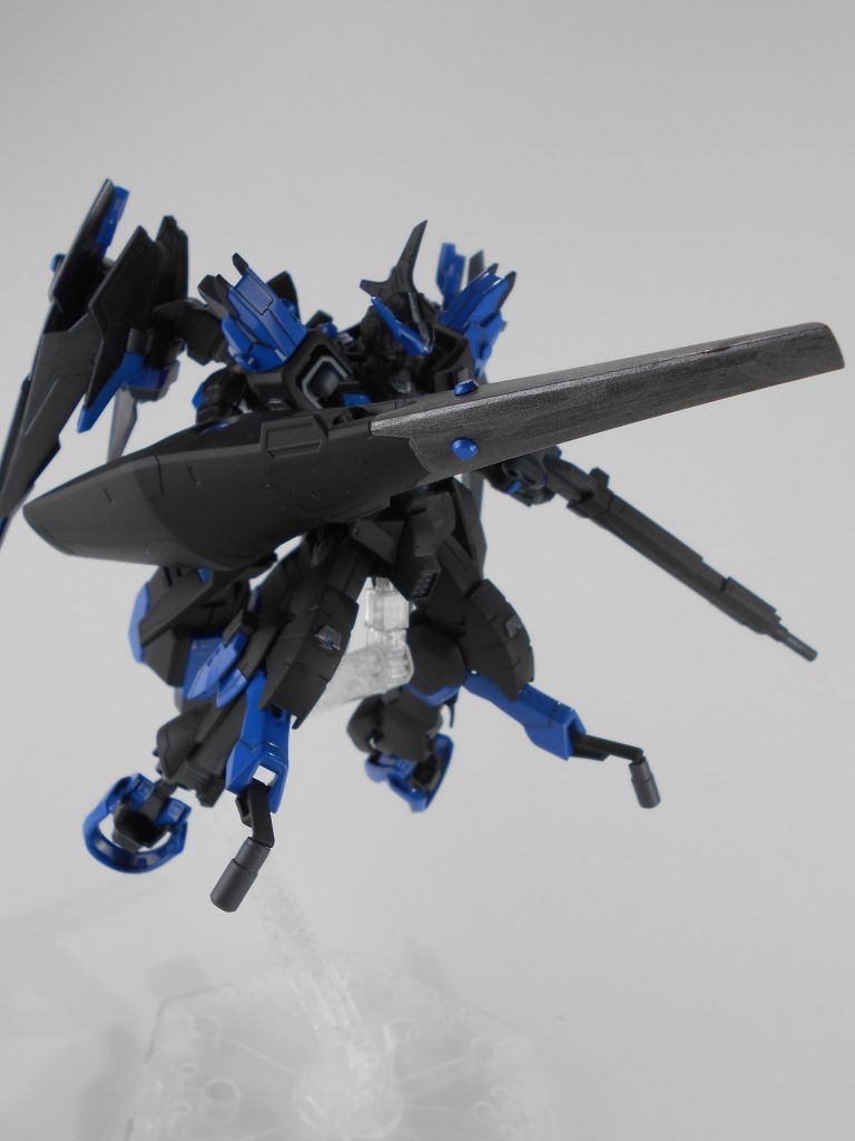 デストロイヤー・ランス改、「ズイジョン」。右腕部のマニピュレーターを廃止し、ランスと直結させています。本体からエネルギー供給が可能になったため、マシンガンの代わりにビームバルカン、ランス自体にビームを纏わせてシールドとしても使用可能です。「ズイジョン」はフランス語で「絶海」のアナグラムです。