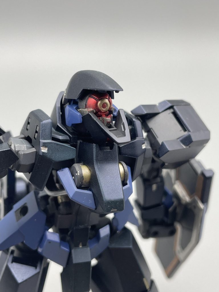 近くからこの状態だと量産機感からかけ離れた雰囲気になるのが面白いです。