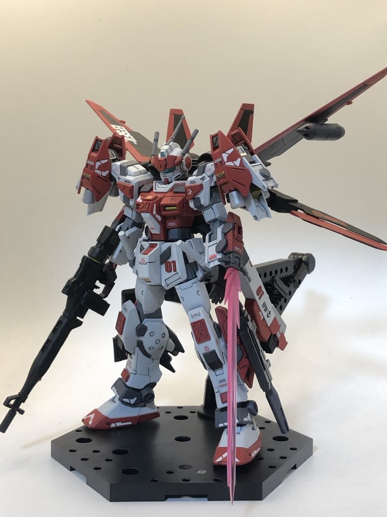 2枚目自分が射撃型好きなのもあって近接型は早々にボツに…間をとって汎用型にすることになりました。羽も2つ増えてX字型に！