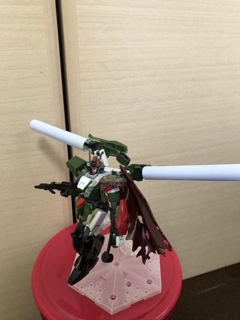 ケルベロス-ソードモード巨大なビームサーベルを発生させ要塞や戦艦、MS、MAを切り裂く兵装AGE2ダブルバレットよりも長く威力の強いビーム刃を発生させる