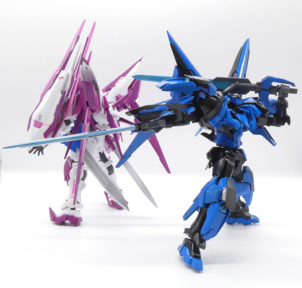 流石エクシアベース、というレベルで武装が近接戦用ばかり揃っておりますGNソードⅤ、アメイジングGNソードの二刀流をベースにアヴァランチの高速移動を持って、切り込んでいくスタイル