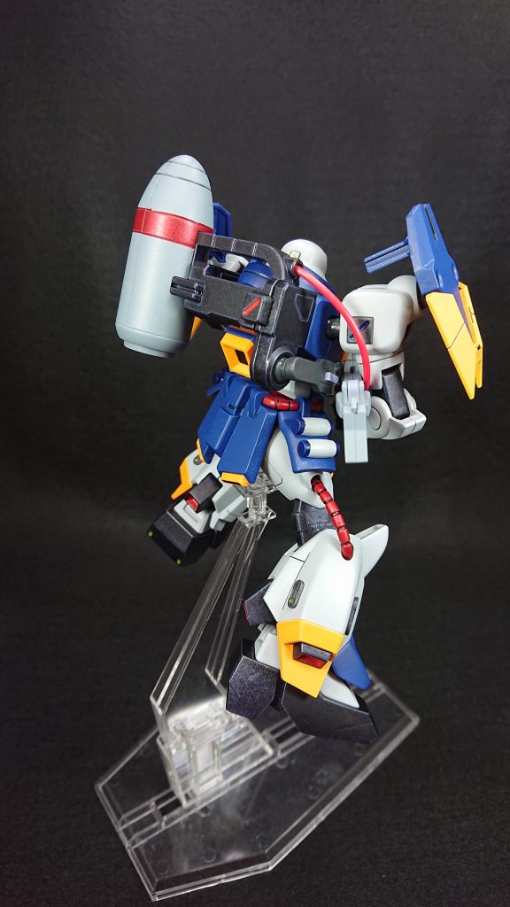 部分塗装にタミヤのエナメル塗料・ロイヤルブルー・フラットブラック・フラットレッドセンサー部分にはMr.メタリックカラー・メタルイエロー