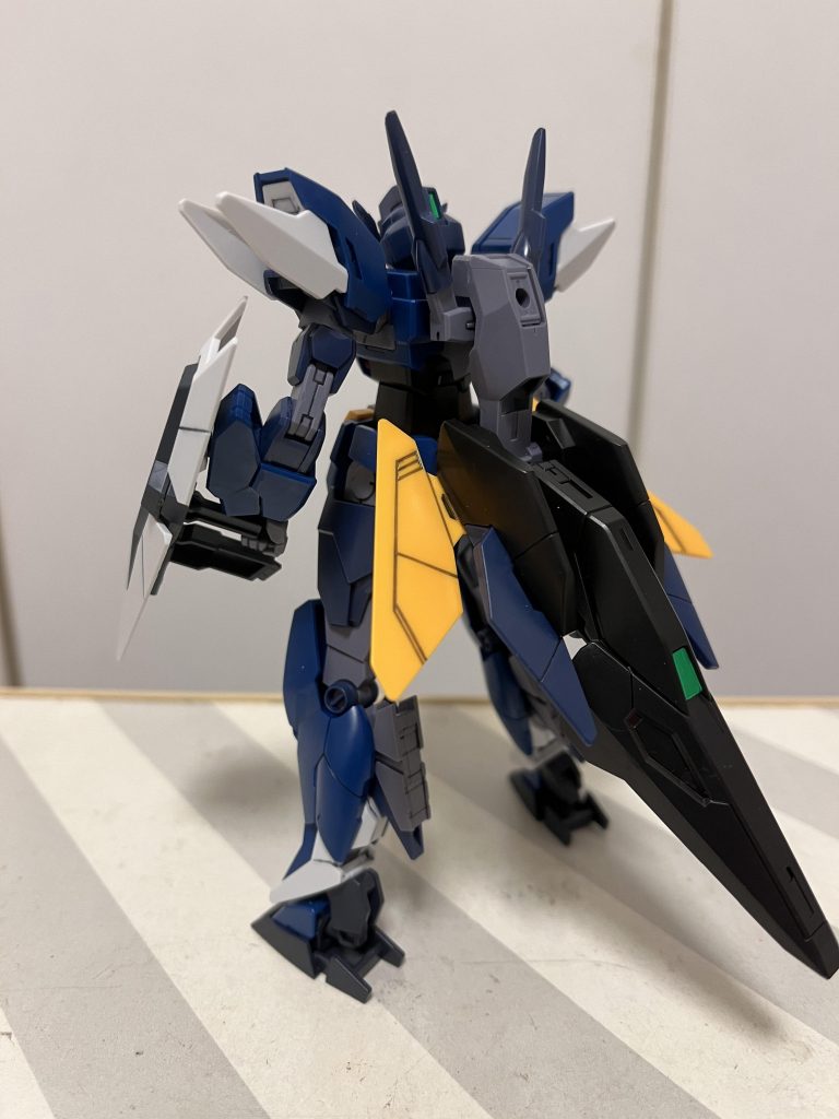 背部だけ水色が残るのが気になる場合、コアディフェンサーを付ければ良いかと。え? それじゃあアースリィよりユーラヴェンっぽいじゃんって?確かに!