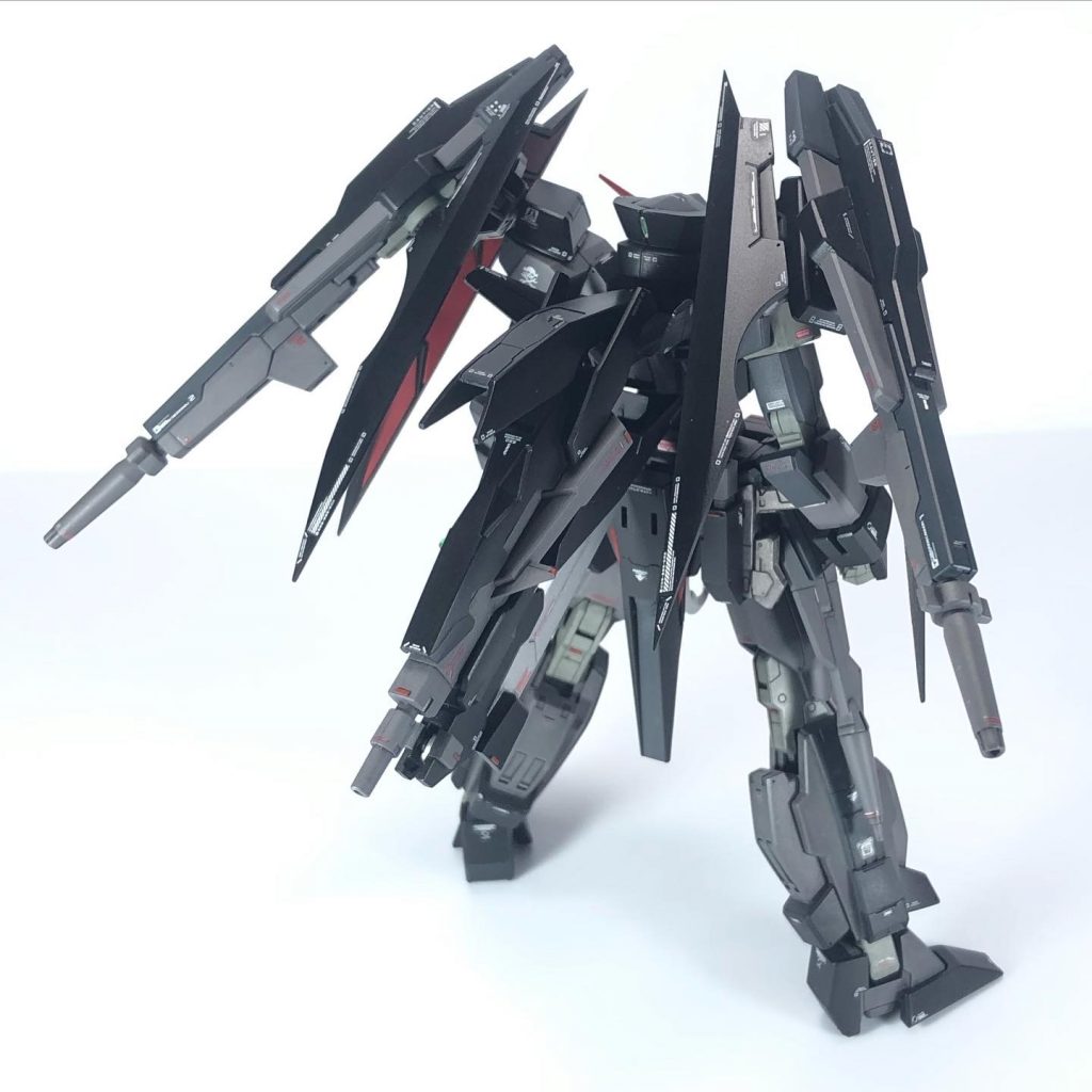 ドッズブレイドIIは背部に接続できます。ダブルバレットは携帯武器ないですが、ストライダー形態時、かっこ悪いので😹、、、用意しました。