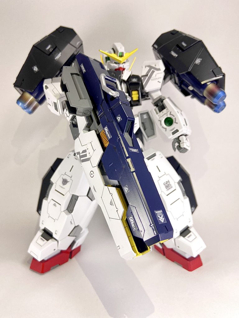 GNバズーカは中の回転しそうな軸をメタリックに塗装してメカメカしくしています。