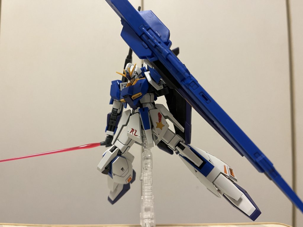 ハイメガをシールドにつけた状態が個人的にΖガンダムの萌えポイントなんですよねw