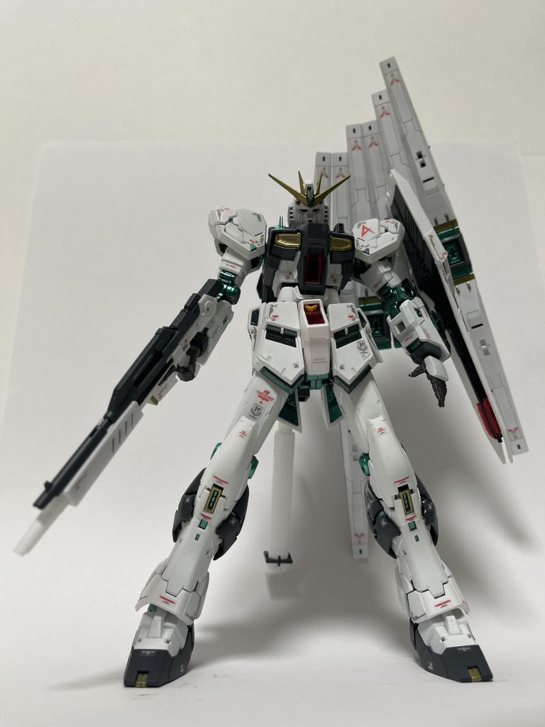 自分の中では初めてにしては頑張れた方だと思ってます！これからもっと腕を磨いてまた色んなことに挑戦していこうと思います！最後にひとこと流石νガンダム……カッコよすぎ🤦‍♀️