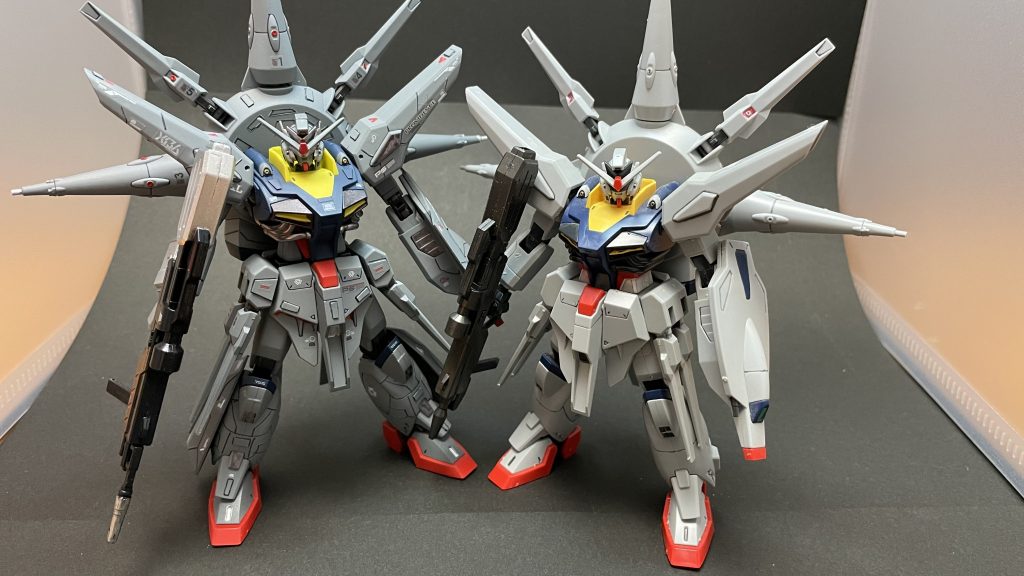 中学生の時に作った素組のプロヴィデンスと比較関節部は最新のキットを使用している恩恵で、身長も伸びスタイルアップに繋がっています