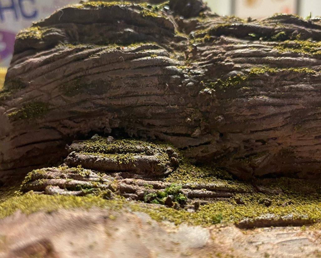 綿でほとんど見えなくなっちゃってるけど崖はこんな感じです。