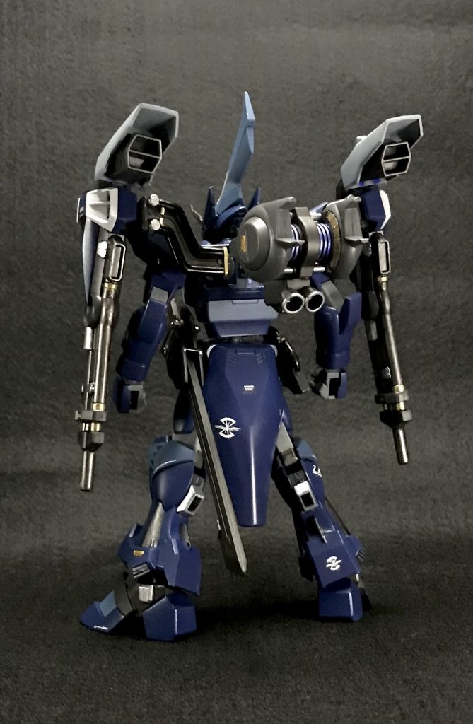 特徴的なバックパックに、ガンダムマーカーのメタバイオレットを初めて使ってみました☺️色味もとても綺麗でとても気に入っています✨