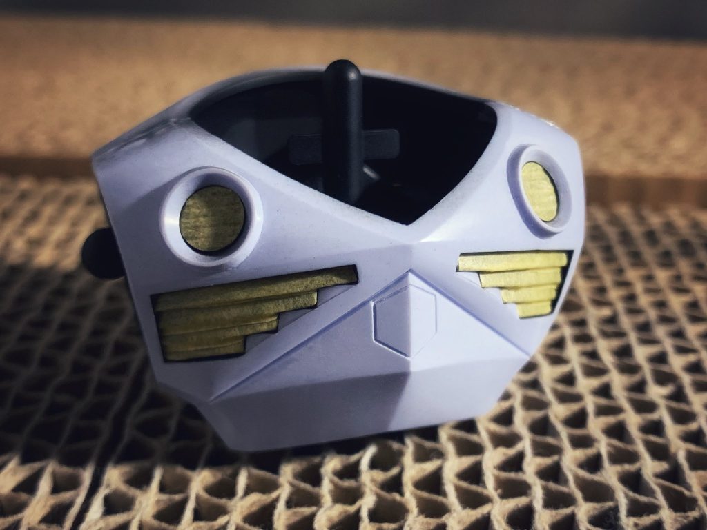 組み立てに難所は一切ありませんが、合わせ目の処理が悩ましいのはこの胴体ダクトパーツは構造的に後ハメ加工が難しい形状なので、先に塗装とマスキングを施してから組みます