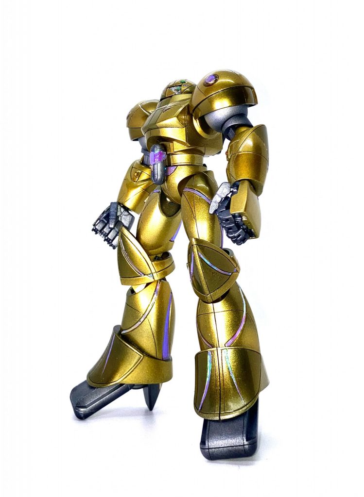 久しぶりのキャンディ塗装だったんでゴールドが上手いこと表現出来ず、かなり重厚感よりのカラーリングになりました。もうちょっと明るめにしたかったです。