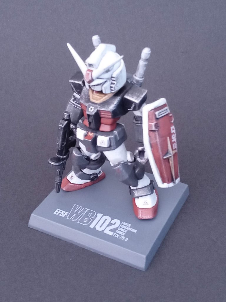 台座も塗装し、デカール貼ってます。今回は、リアルタイプガンダムのパッケージアートを意識した塗装を行いました。最後までご覧いただきありがとうございます！