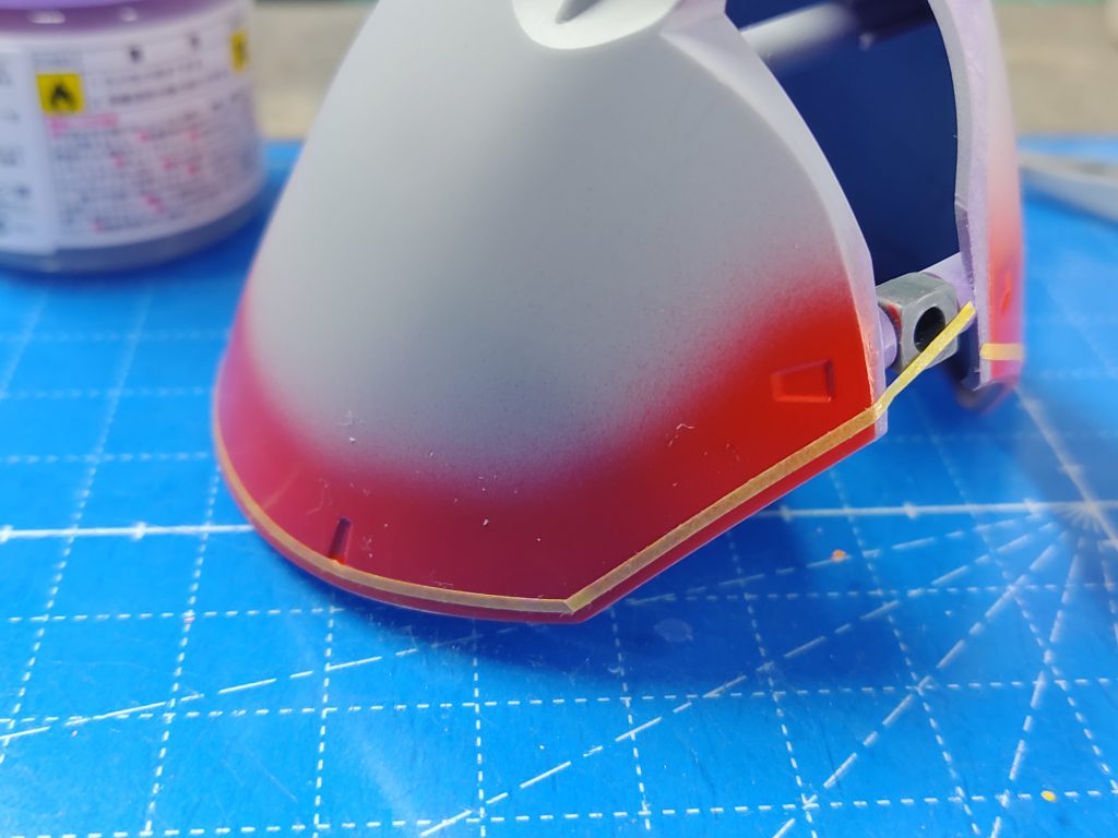 各部の赤ラインはマスキングで塗り分けました。