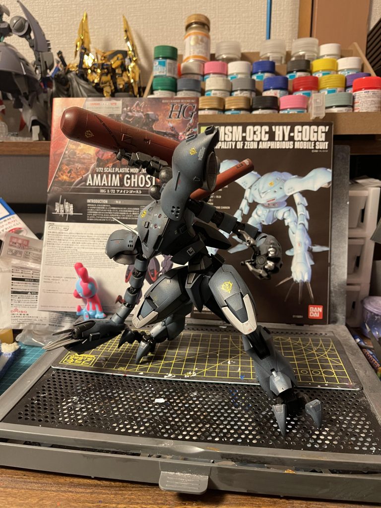 下半身はそのままアメインのものを流用してディテールアップと穴開けなどしてるので動きます🐰