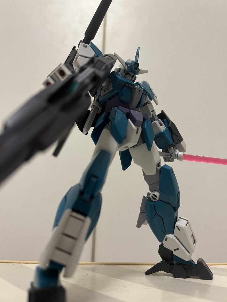 FAガンダムやベビーガンダムで見慣れている右肩キャノンの方がしっくり来ますねw後、ヴィートルーにサーベルのイメージ全くないけど、使えるはずですよね。